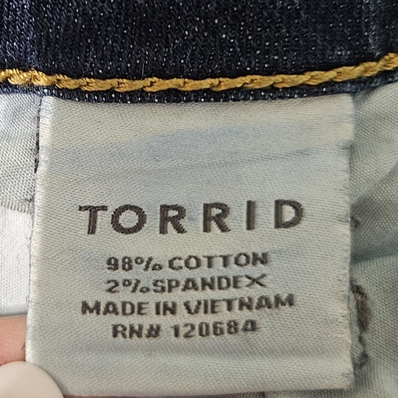 Torrid Relaxed Bootcut Distressed Denim Jeans size 26 - Picture 7 of 9